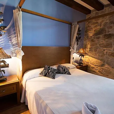 Dona Urraca Inn 4*